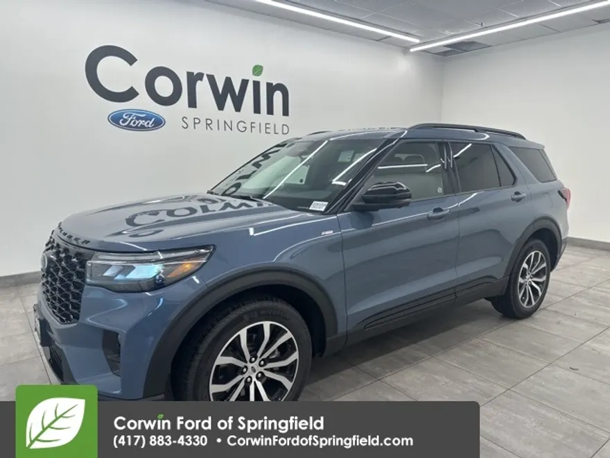 2025 Ford Explorer ST-Line photo 1