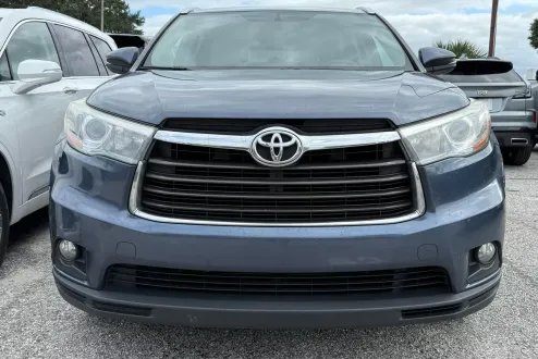 2016 Toyota Highlander XLE photo 2