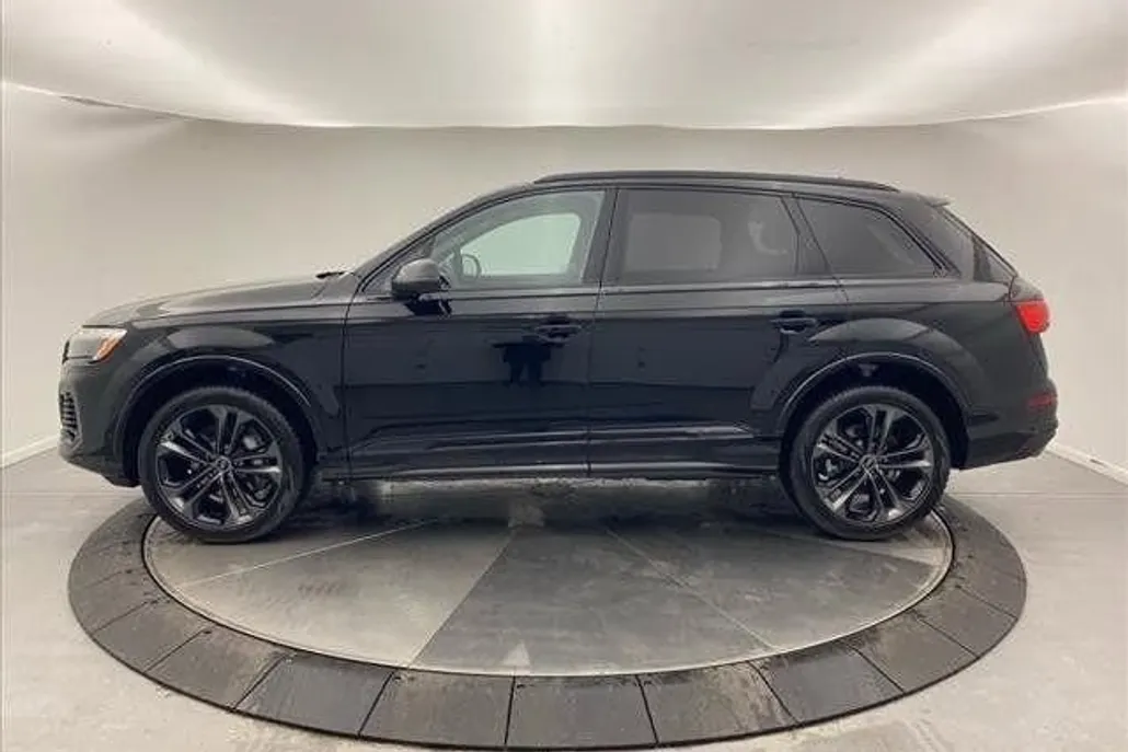 2025 Audi Q7 55 Premium Plus photo 1
