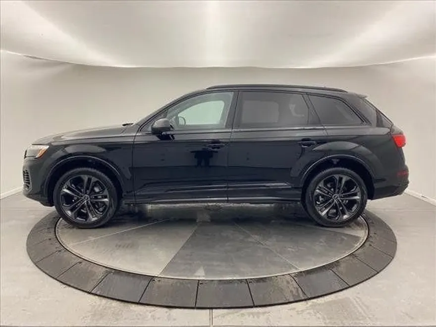 2025 Audi Q7 55 Premium Plus photo 1