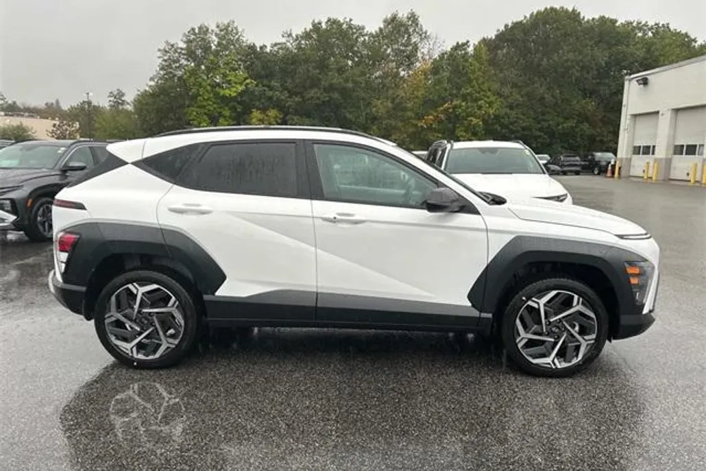 2026 Hyundai Kona SEL photo 1