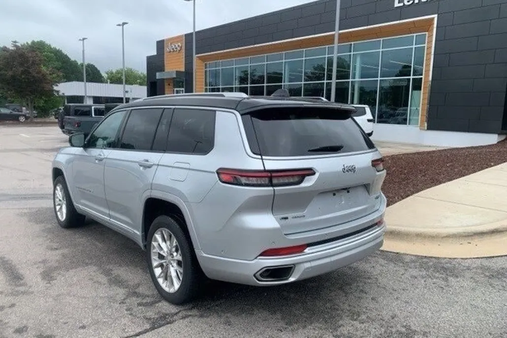 2021 Jeep Grand Cherokee L Summit photo 1