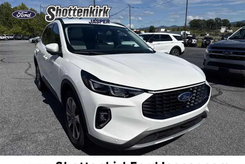 2023 Ford Escape Platinum photo 1