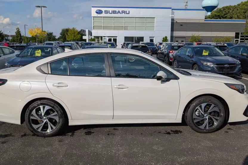2025 Subaru Legacy Premium photo 1