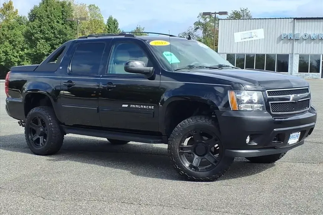 2012 Chevrolet Avalanche LT photo 1