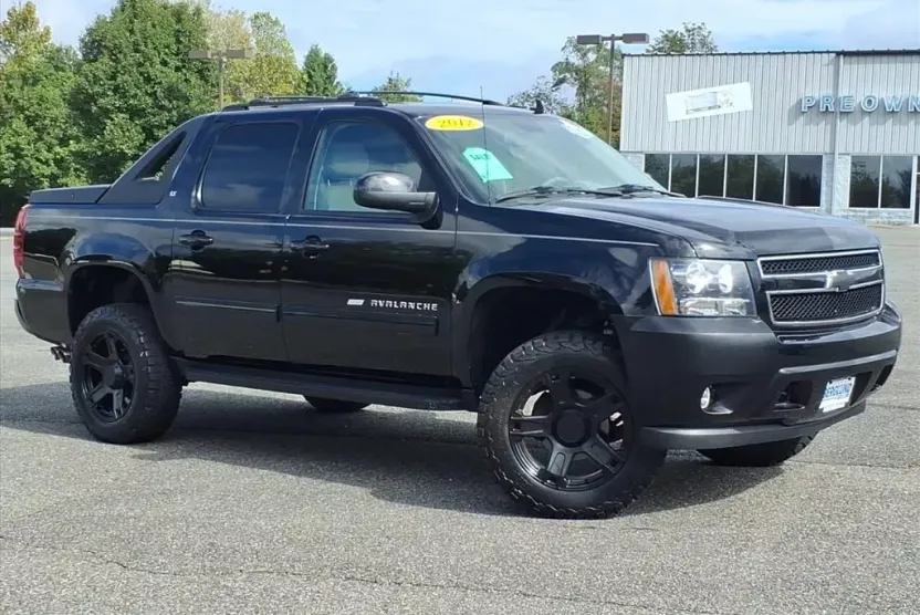 2012 Chevrolet Avalanche LT photo 1