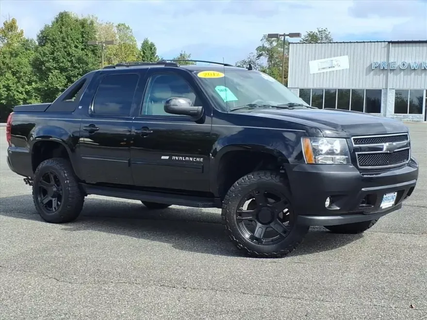 2012 Chevrolet Avalanche LT photo 1