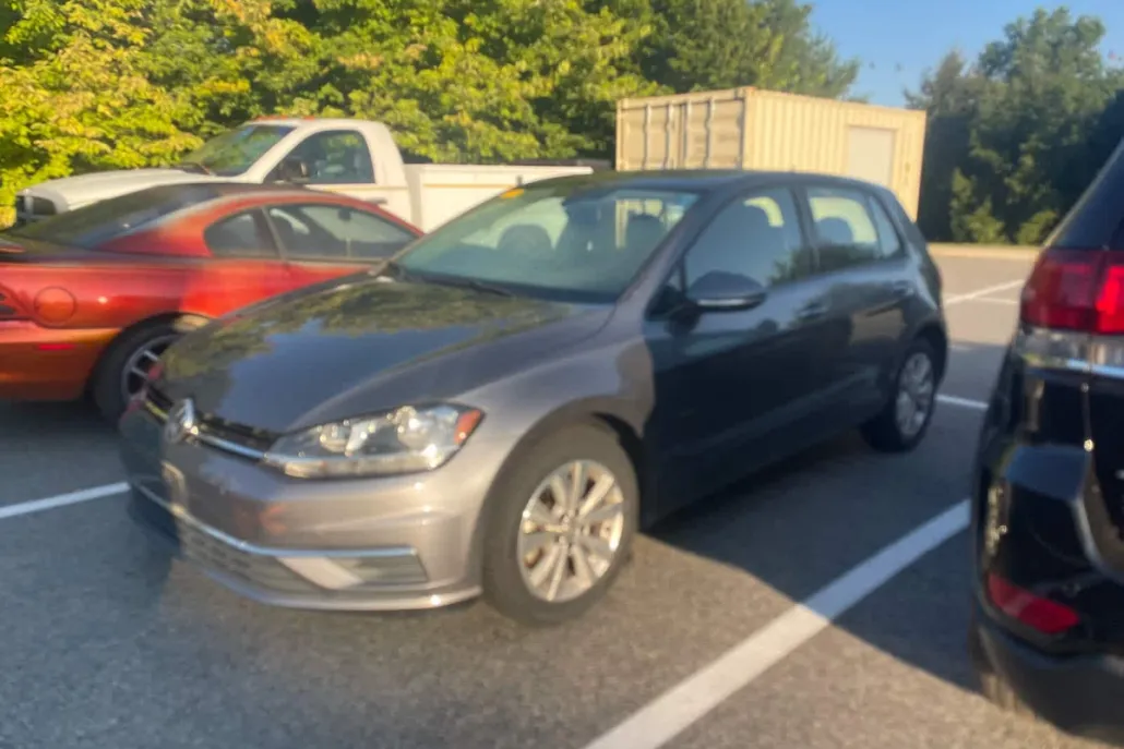 2021 Volkswagen Golf TSI photo 1
