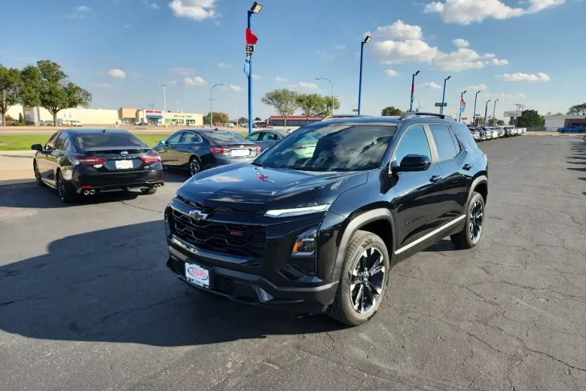 2025 Chevrolet Equinox RS photo 1