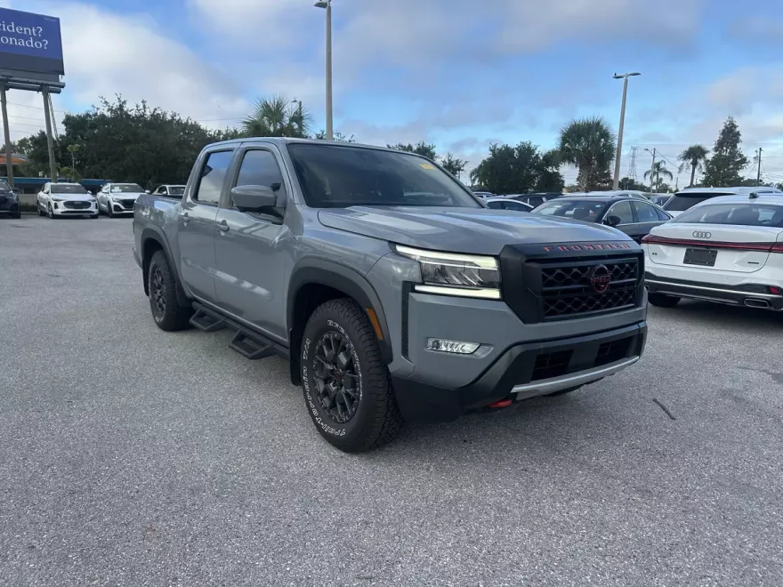 2024 Nissan Frontier PRO-X Crew Cab photo 1
