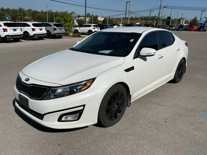 2015 Kia Optima LX photo 1