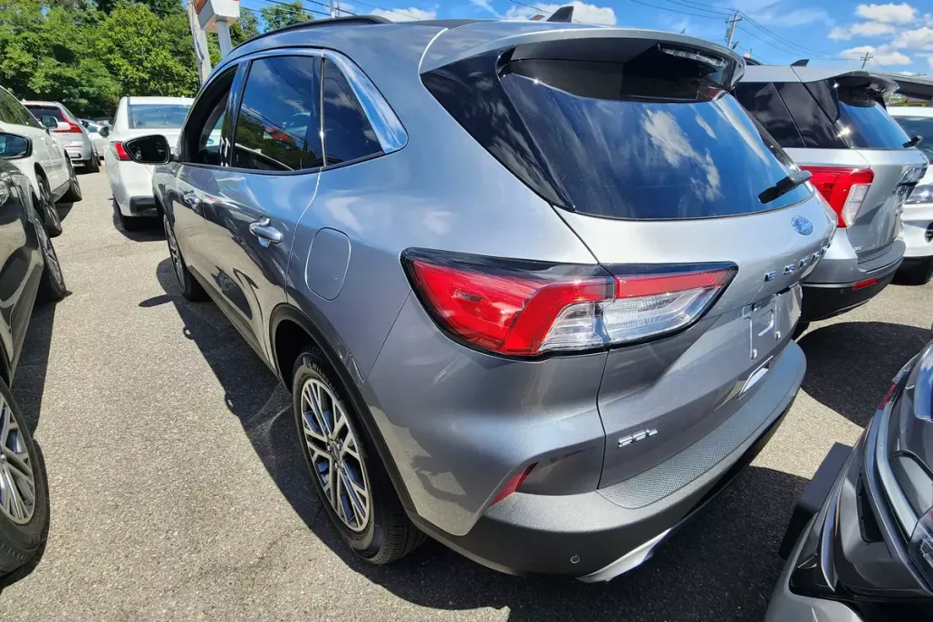 2022 Ford Escape SEL photo 1