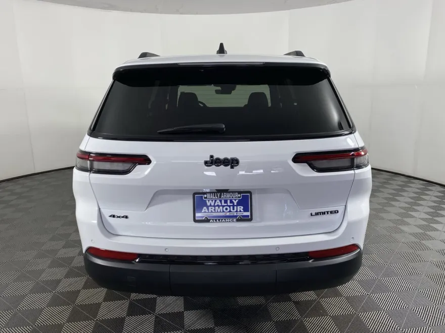 2025 Jeep Grand Cherokee Limited photo 1