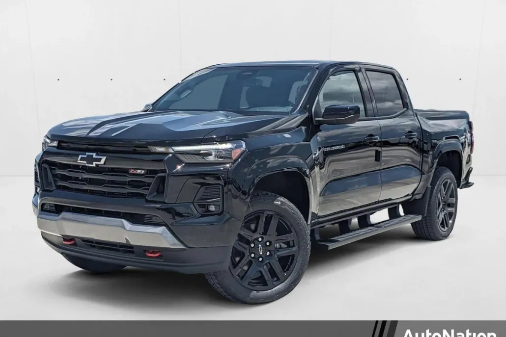 2025 Chevrolet Colorado Z71 photo 1