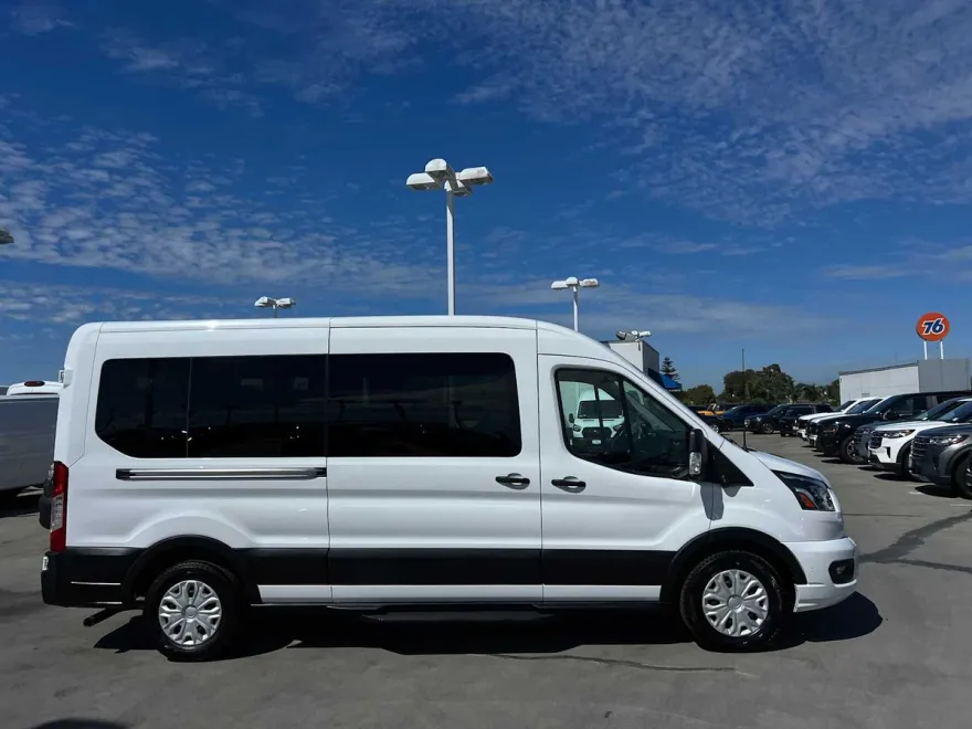 2023 Ford Transit Passenger XLT photo 1