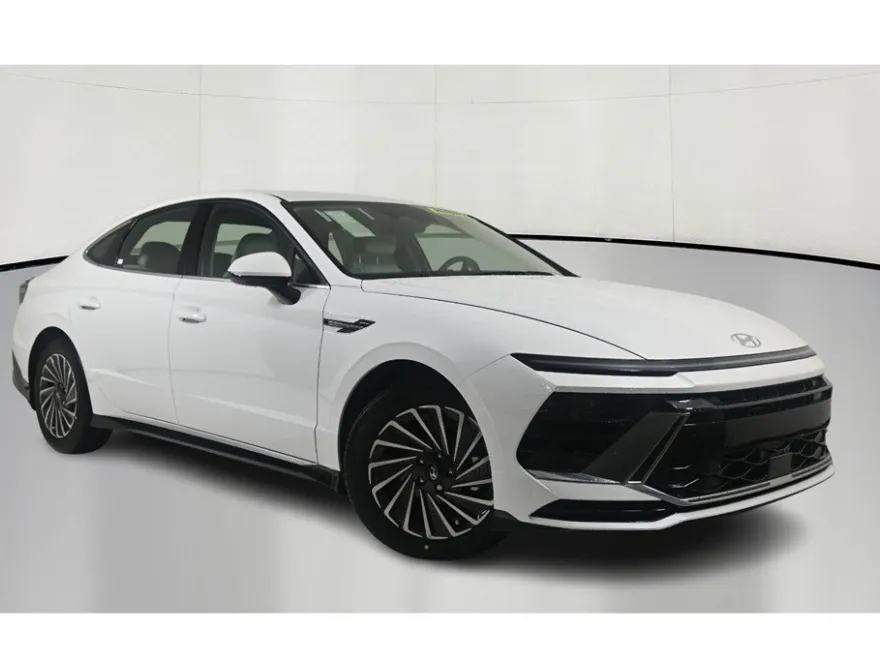 2025 Hyundai Sonata Hybrid SEL photo 1