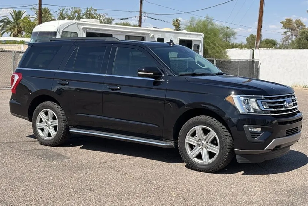 2020 Ford Expedition XLT photo 1