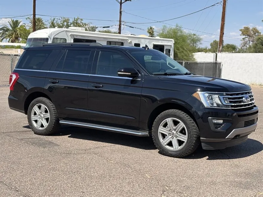 2020 Ford Expedition XLT photo 1