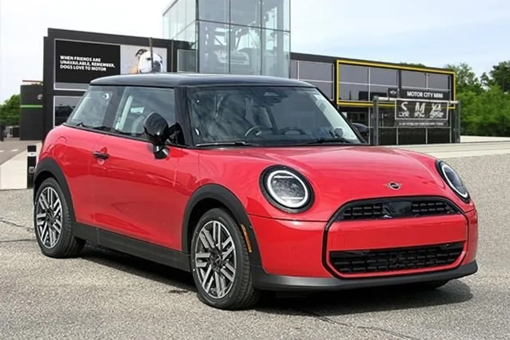 2025 Mini Cooper Signature photo 1