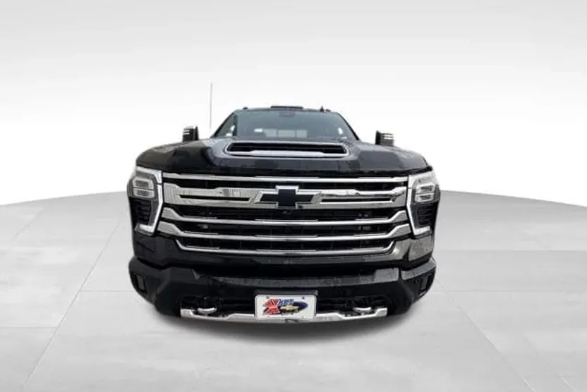 2024 Chevrolet Silverado 2500HD High Country photo 1
