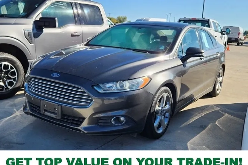 2015 Ford Fusion SE photo 1