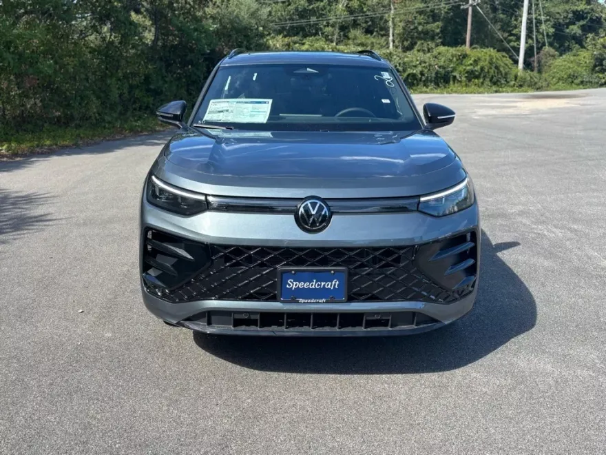 2025 Volkswagen Tiguan SE R-Line Black photo 1