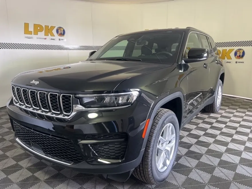 2025 Jeep Grand Cherokee Laredo X photo 1