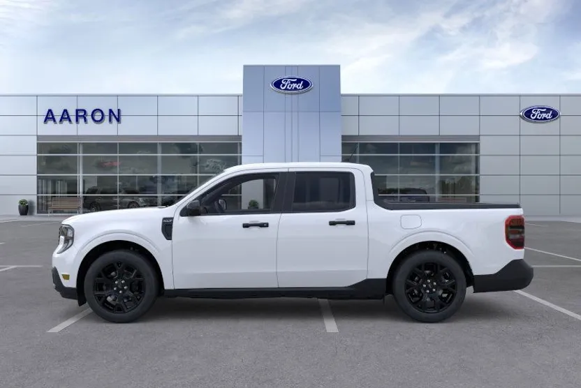2025 Ford Maverick XLT photo 1