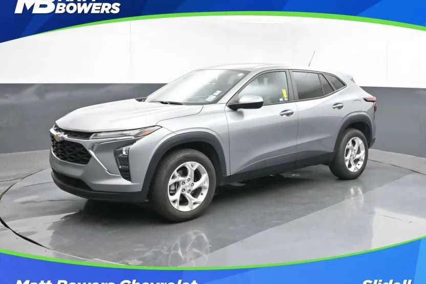 2024 Chevrolet Trax LS photo 1