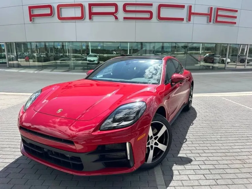 2025 Porsche Panamera 4 photo 1