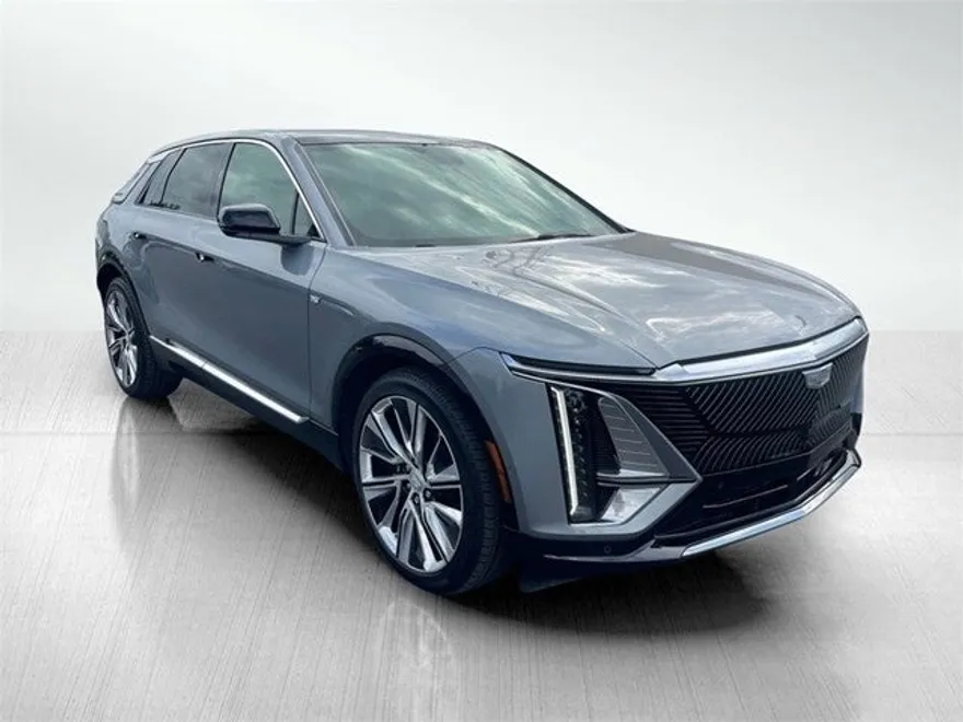 2024 Cadillac Lyriq Luxury photo 1