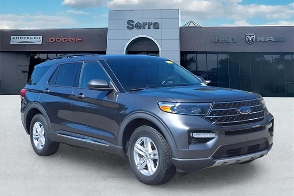2020 Ford Explorer XLT photo 1