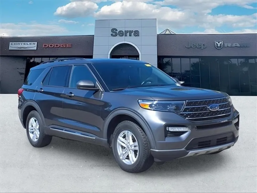 2020 Ford Explorer XLT photo 1