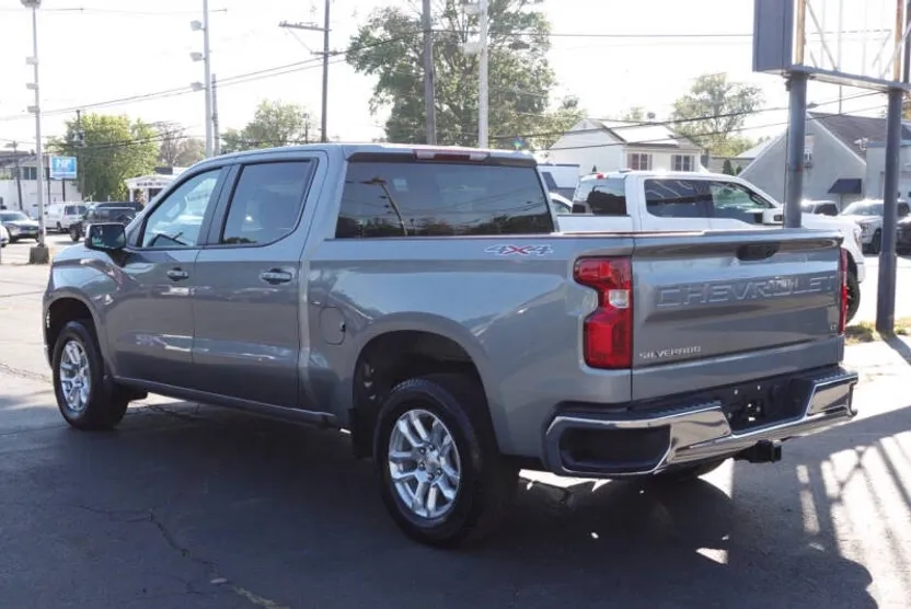 2023 Chevrolet Silverado 1500 LT photo 1