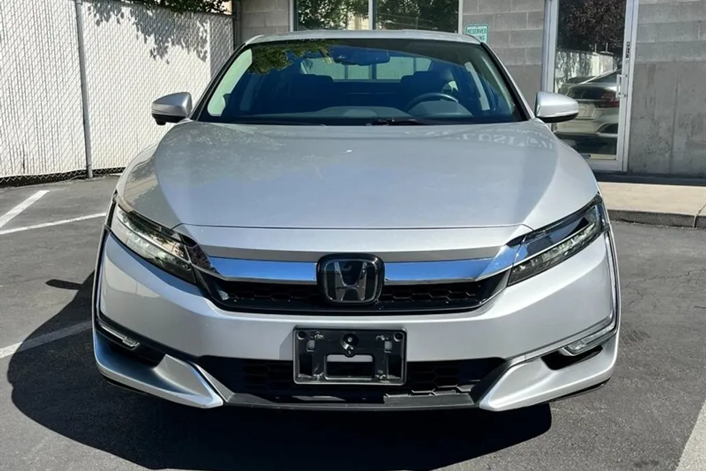 2018 Honda Clarity Plug-In Hybrid Touring photo 1