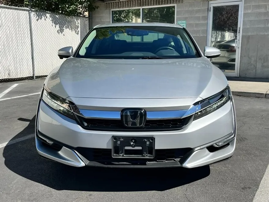 2018 Honda Clarity Plug-In Hybrid Touring photo 1