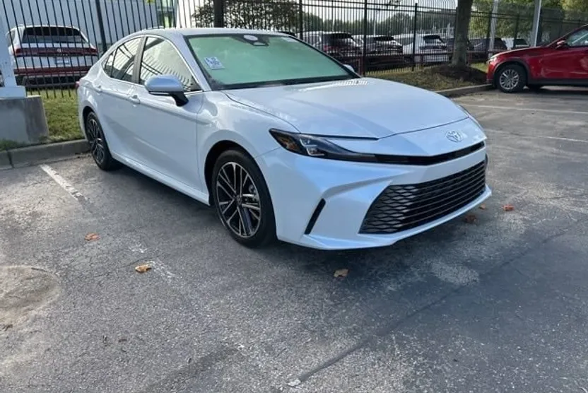 2025 Toyota Camry LE photo 1
