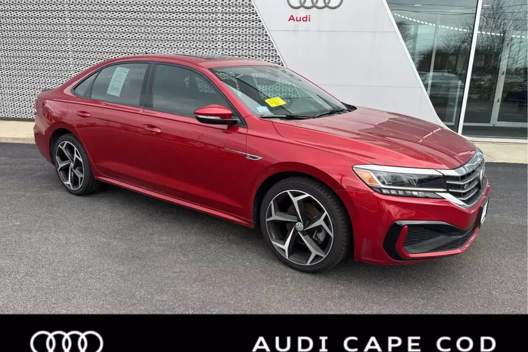 2021 Volkswagen Passat 2.0T R-Line photo 1