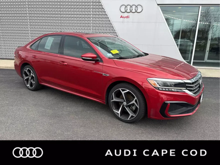 2021 Volkswagen Passat 2.0T R-Line photo 1