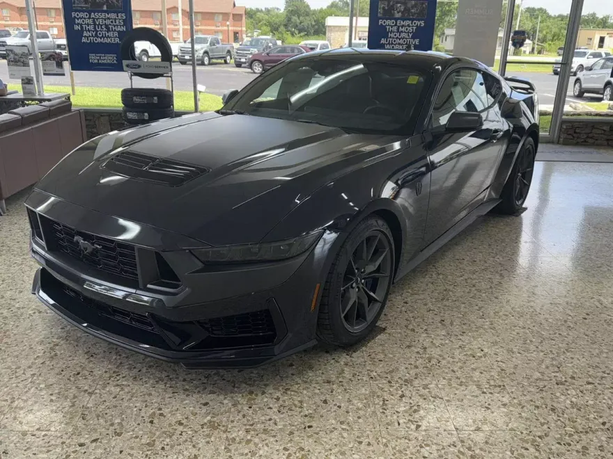 2025 Ford Mustang Dark Horse Premium photo 1