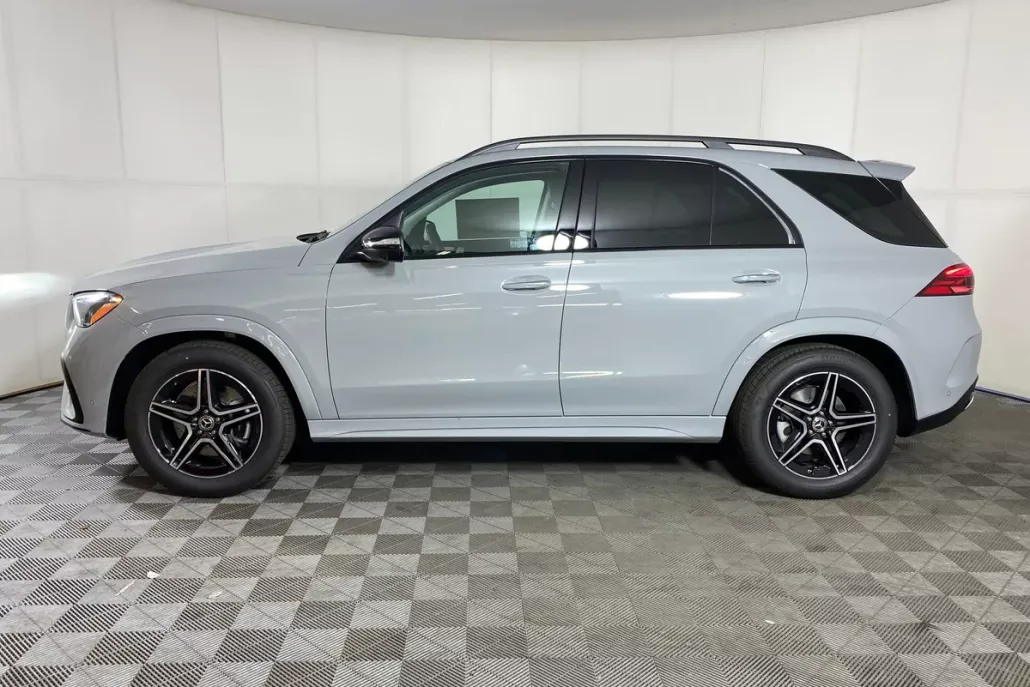 2025 Mercedes Benz GLE 350 4MATIC photo 1
