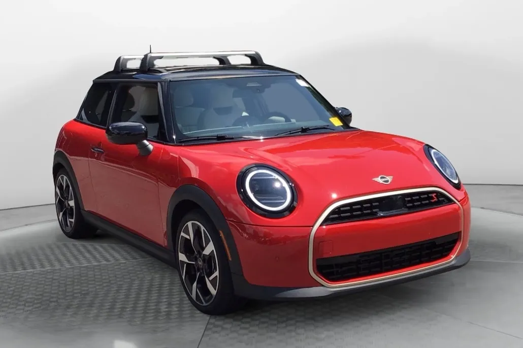 2025 Mini Cooper Hardtop S photo 1