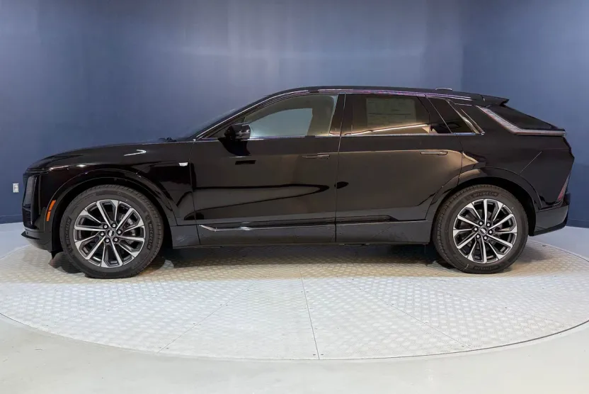 2025 Cadillac Lyriq Sport photo 1