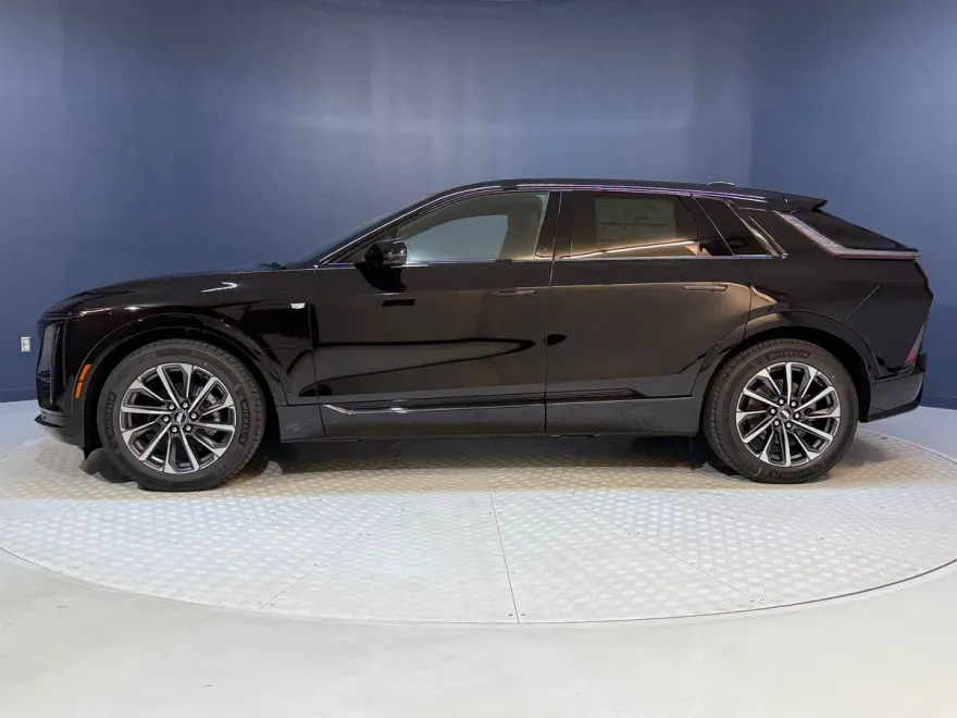 2025 Cadillac Lyriq Sport photo 1