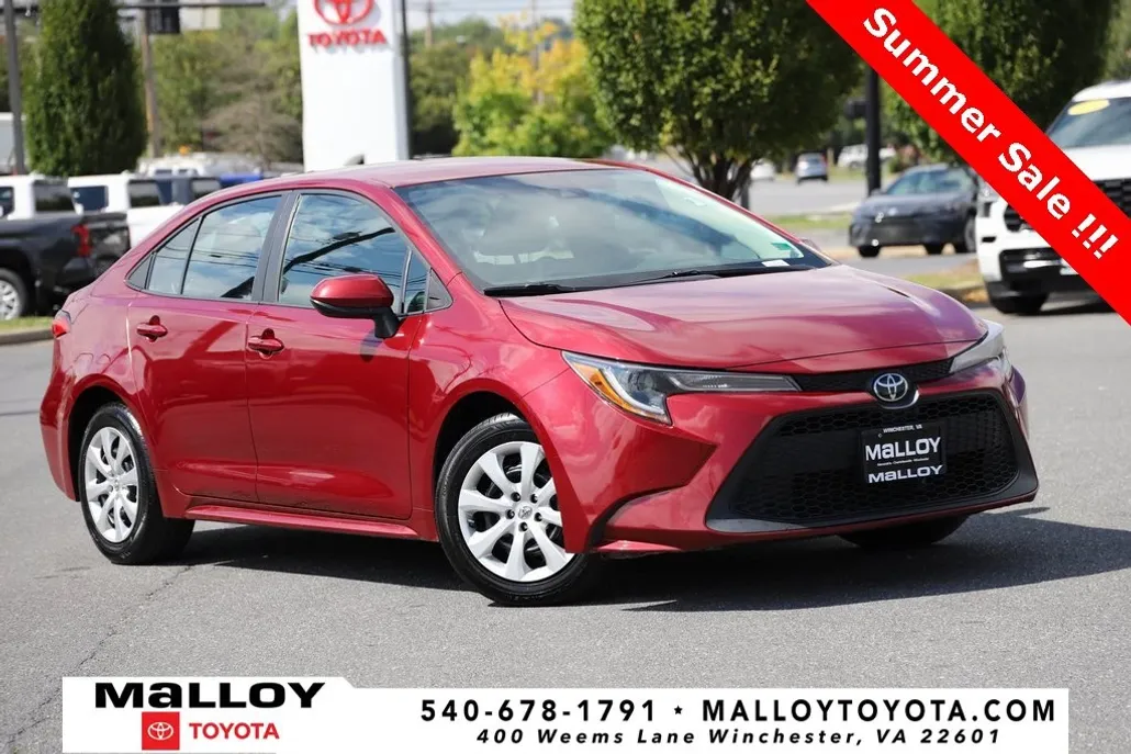2022 Toyota Corolla LE photo 1