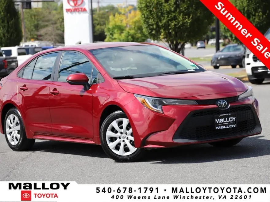 2022 Toyota Corolla LE photo 1