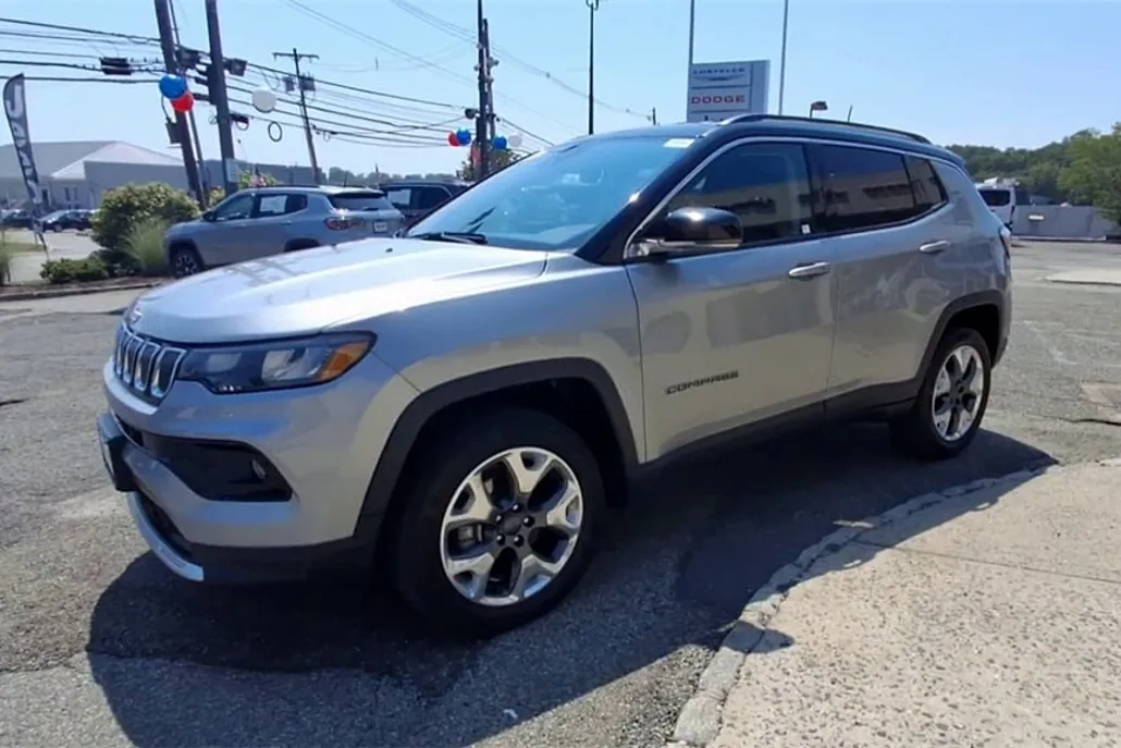 2022 Jeep Compass Limited photo 1