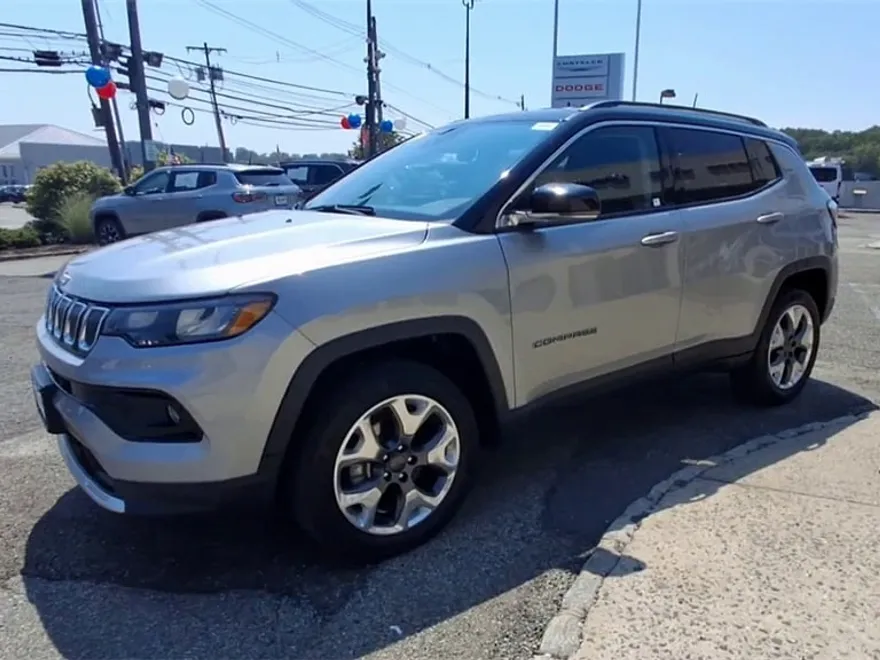 2022 Jeep Compass Limited photo 1