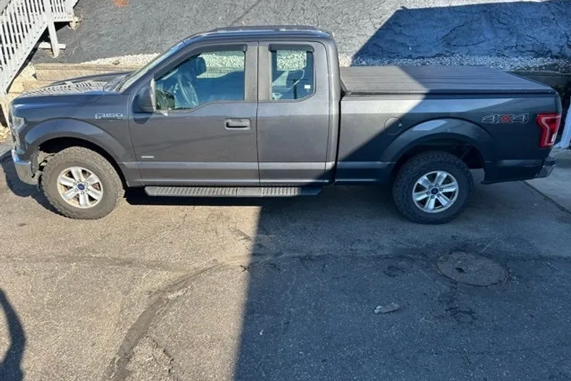 2015 Ford F-150 XL photo 1