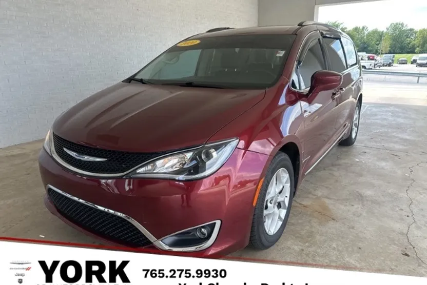 2020 Chrysler Pacifica Touring Plus photo 1